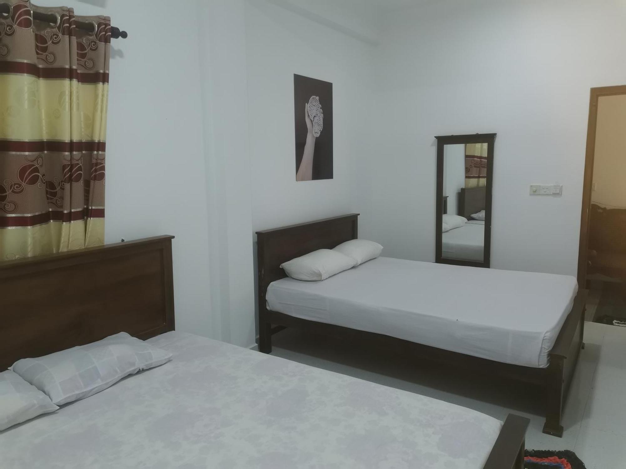 Surf Reef Beach Trincomalee Bagian luar foto