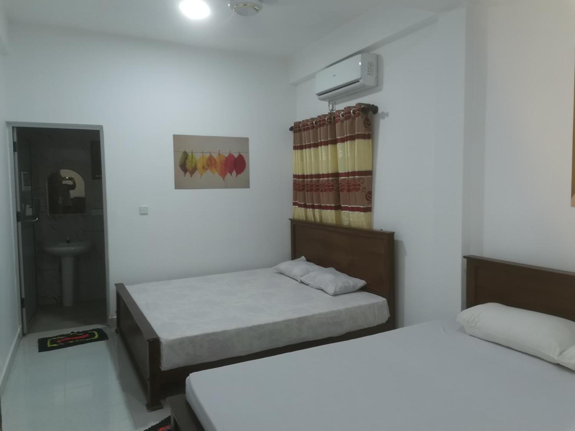 Surf Reef Beach Trincomalee Bagian luar foto