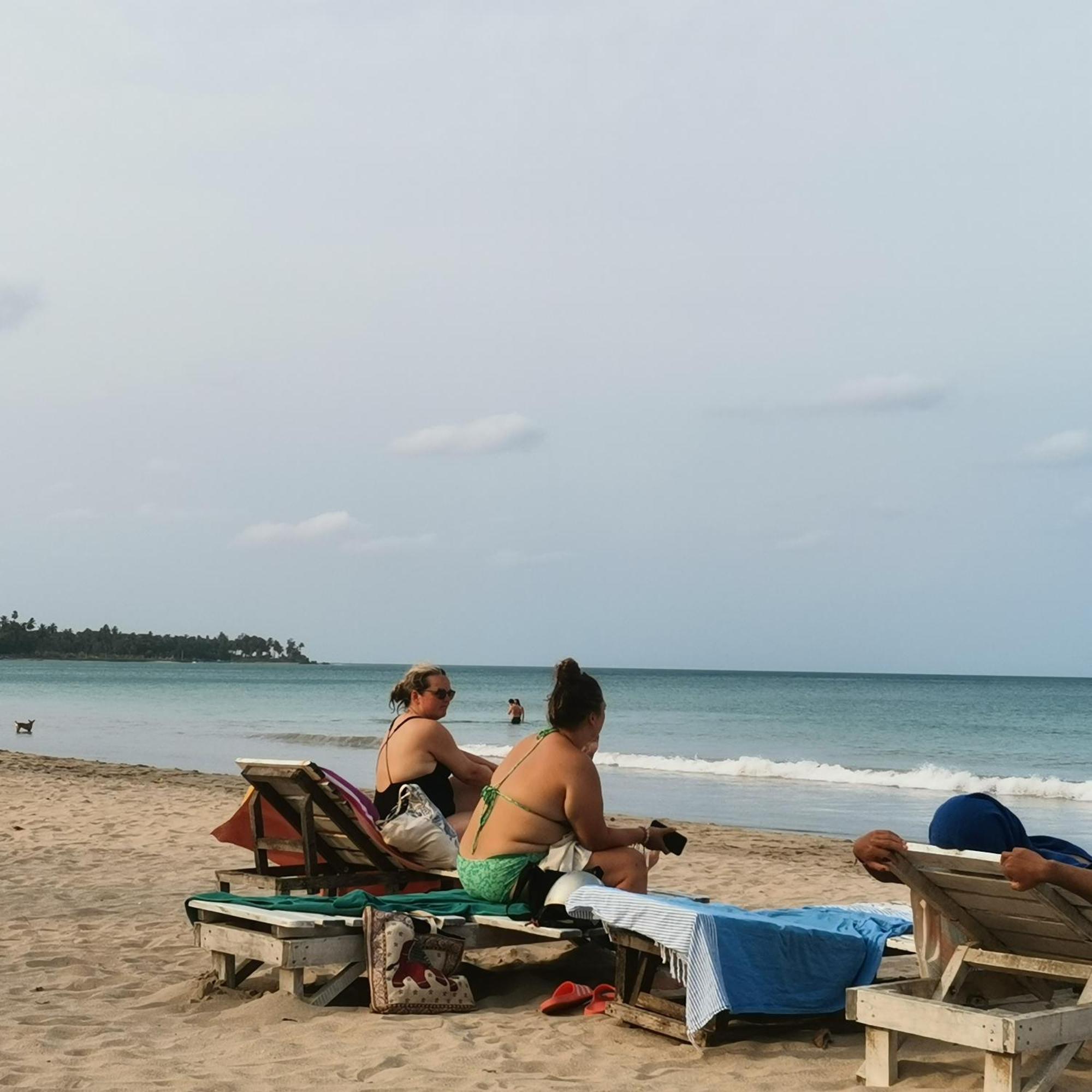 Surf Reef Beach Trincomalee Bagian luar foto