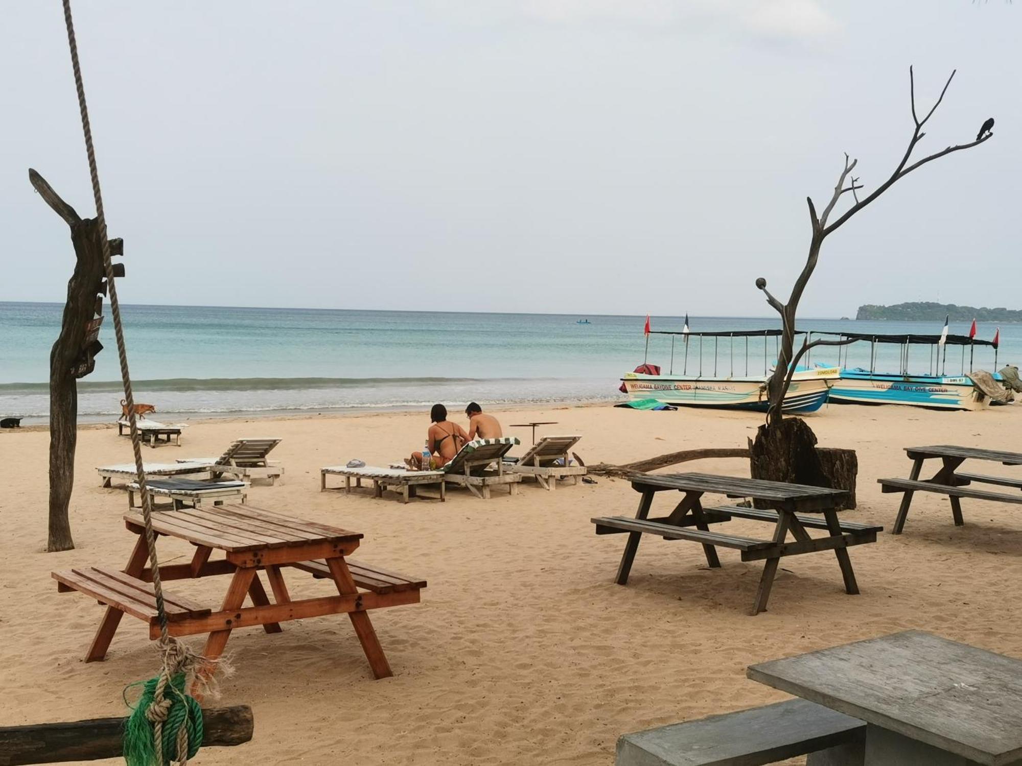 Surf Reef Beach Trincomalee Bagian luar foto