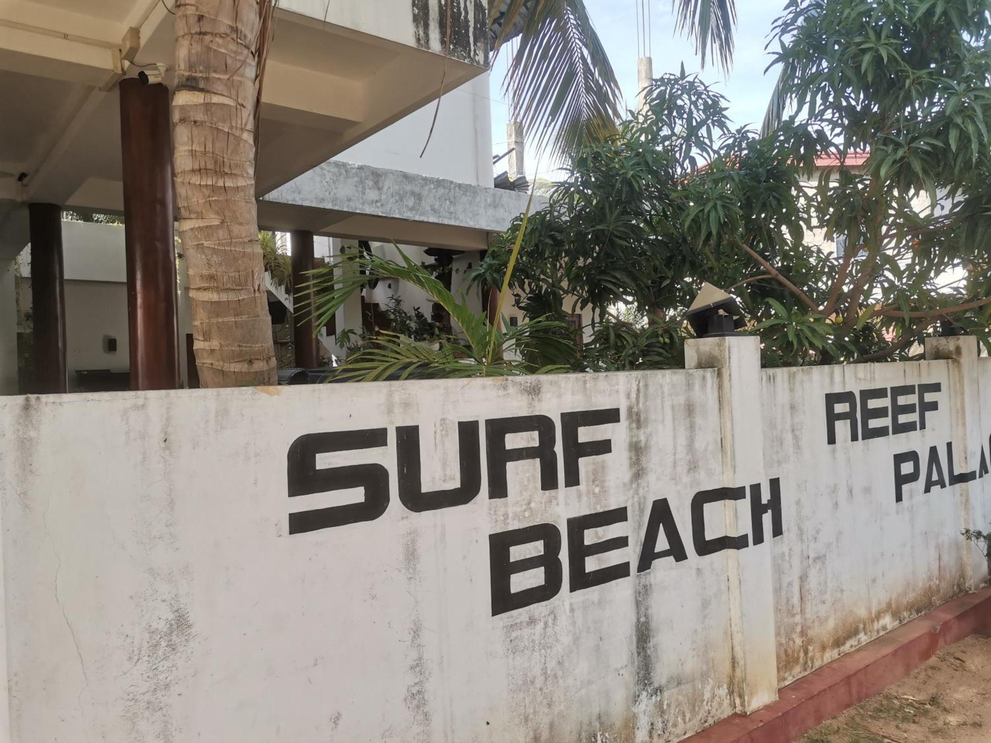Surf Reef Beach Trincomalee Bagian luar foto